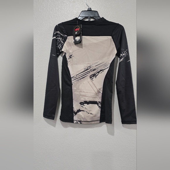 UFC By Venum Womens Long Sleeve Rash Guard Sand Black Medium - Picture 3 of 7